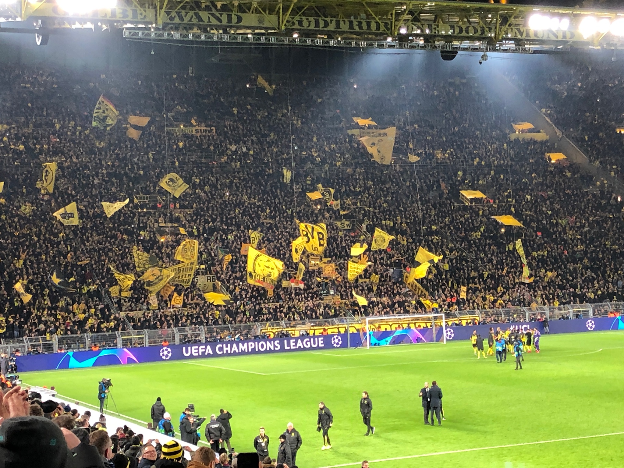 Optakt, Borussia Dortmund, Gelbe Wand, Den gule mur